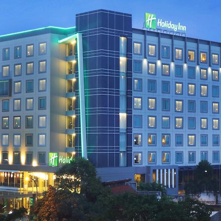Holiday Inn Bandung Pasteur By Ihg Exterior foto