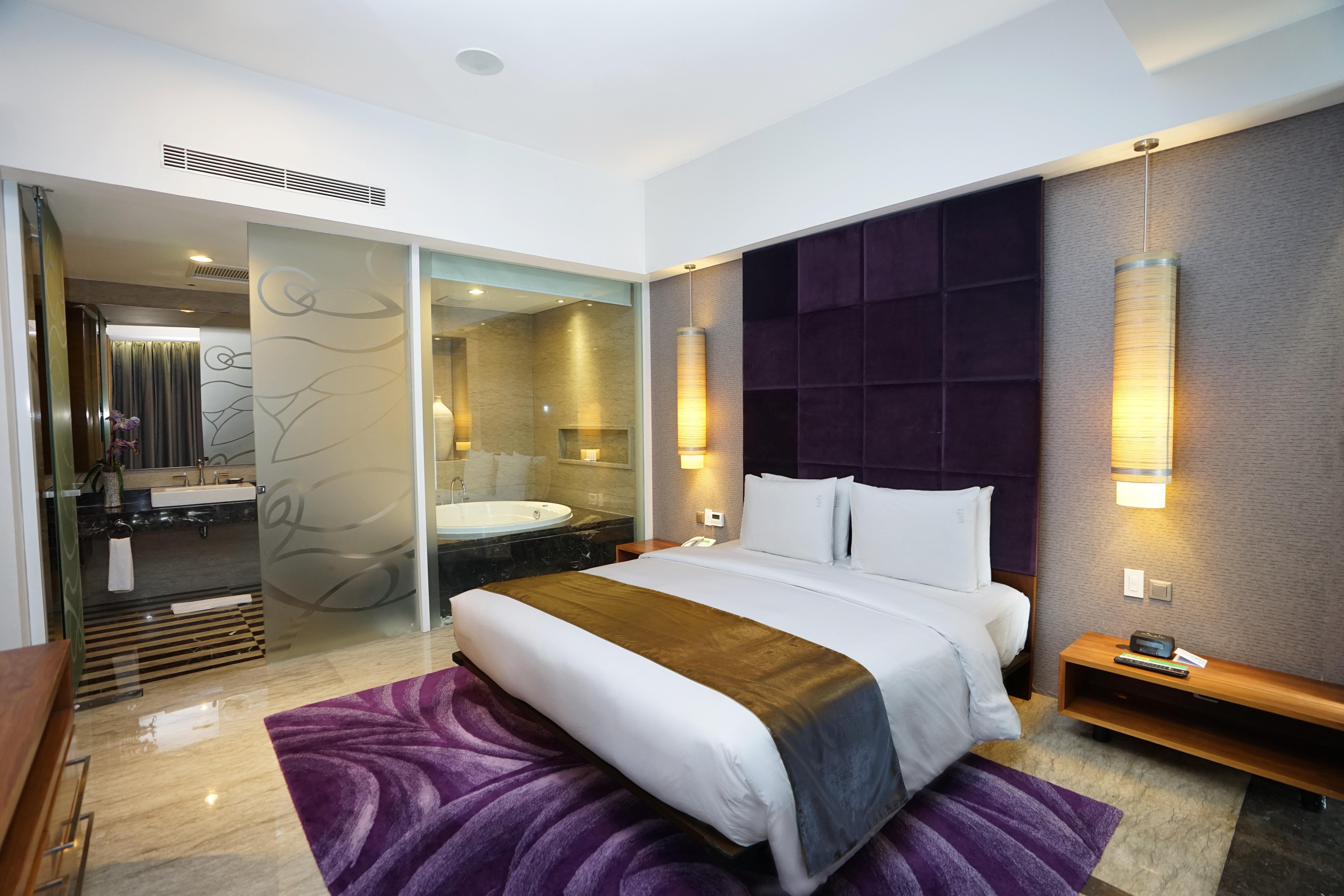 Holiday Inn Bandung Pasteur By Ihg Exterior foto