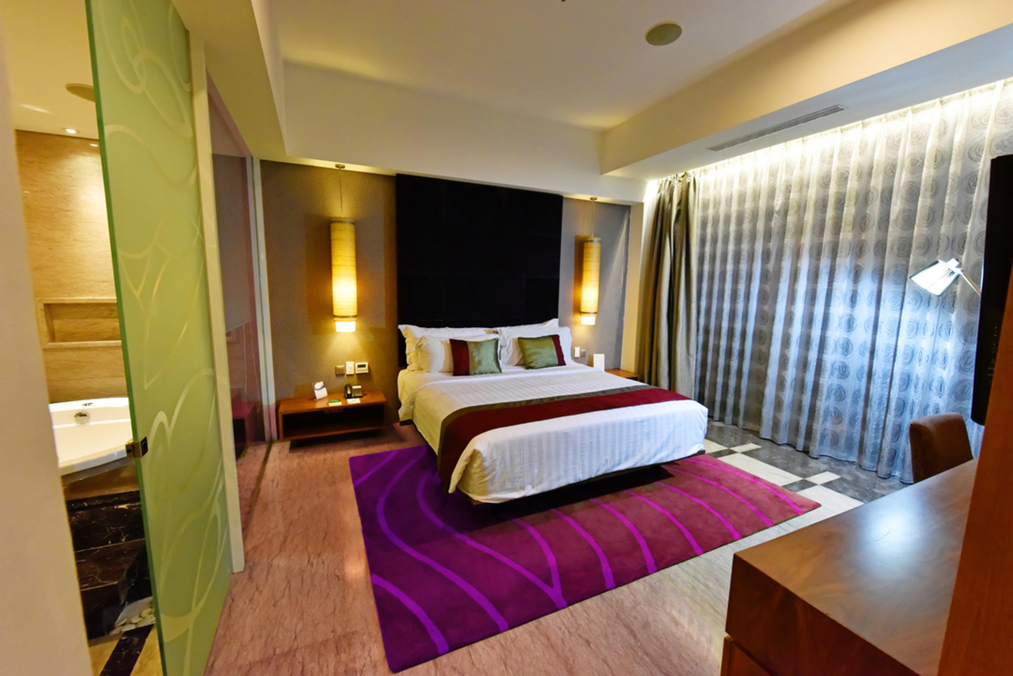 Holiday Inn Bandung Pasteur By Ihg Exterior foto
