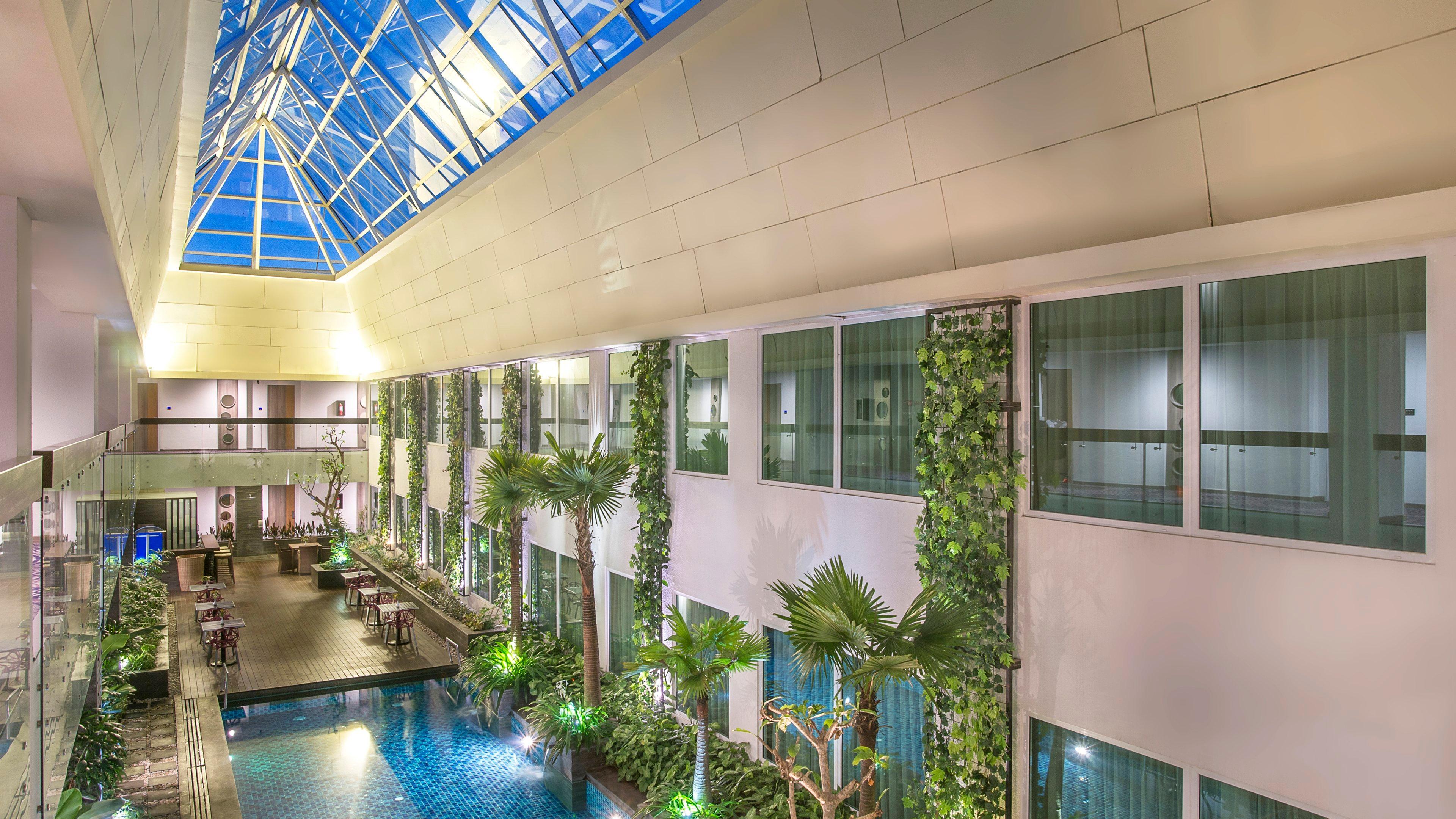 Holiday Inn Bandung Pasteur By Ihg Exterior foto