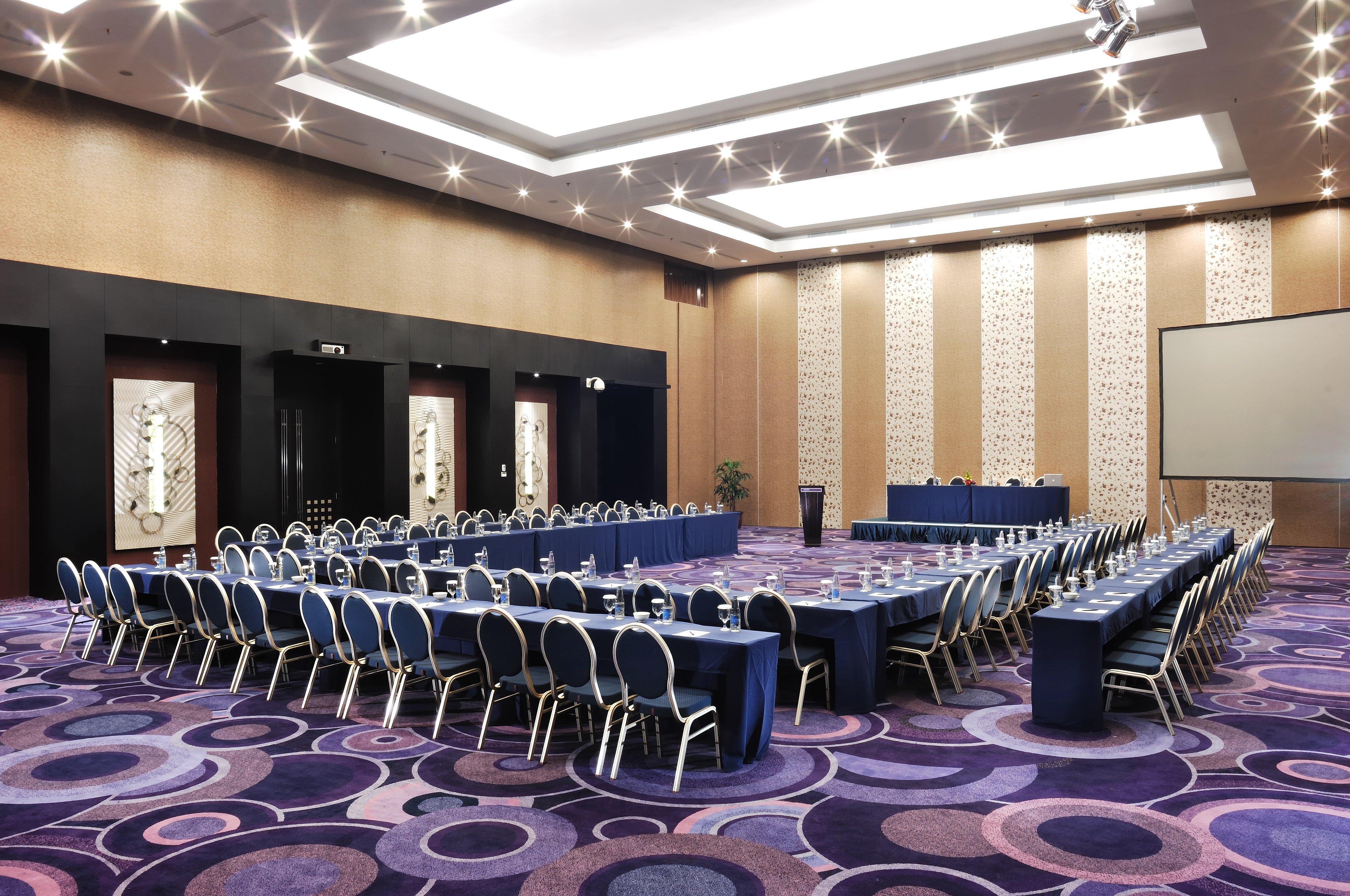 Holiday Inn Bandung Pasteur By Ihg Exterior foto