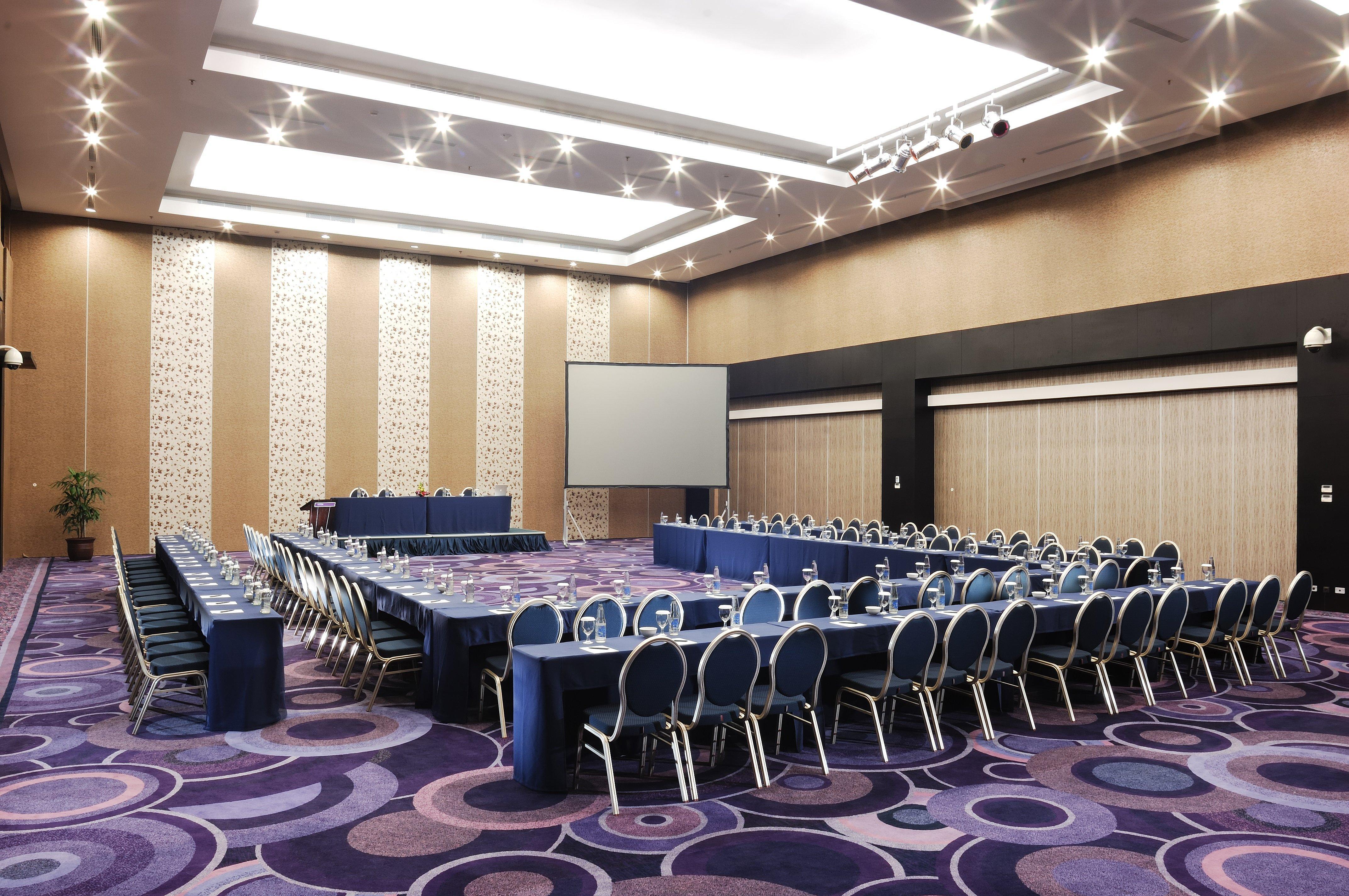 Holiday Inn Bandung Pasteur By Ihg Exterior foto