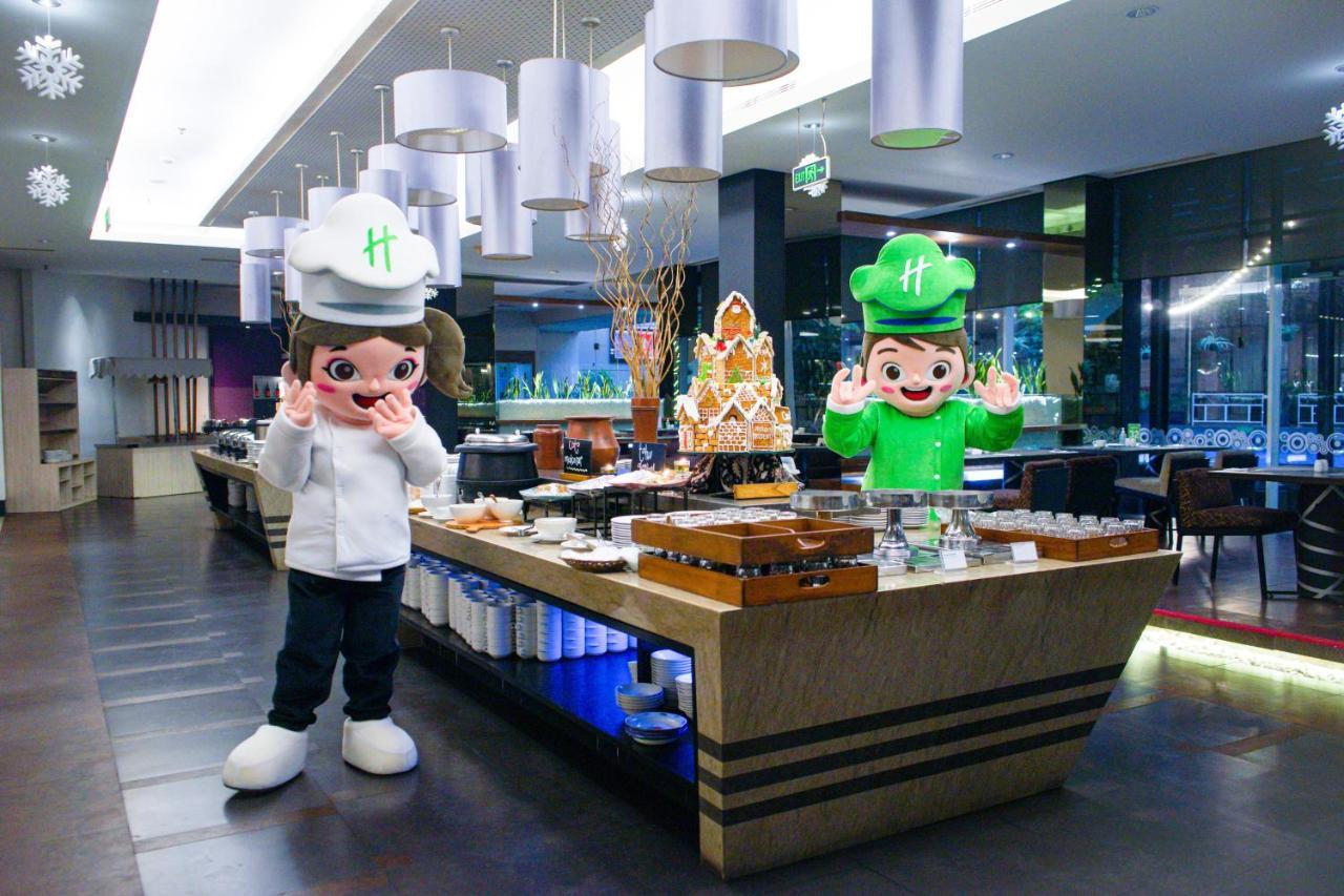 Holiday Inn Bandung Pasteur By Ihg Exterior foto