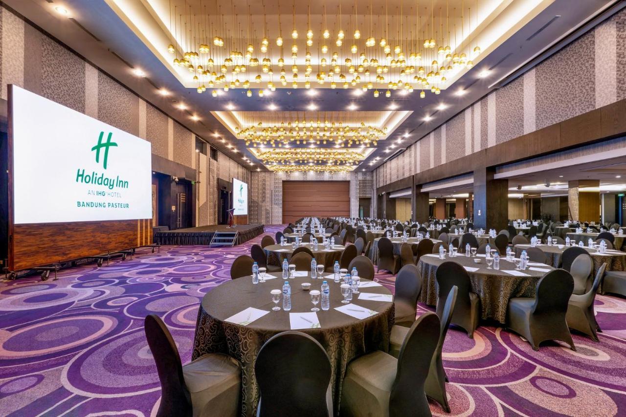Holiday Inn Bandung Pasteur By Ihg Exterior foto