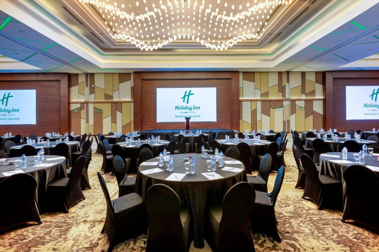 Holiday Inn Bandung Pasteur By Ihg Exterior foto