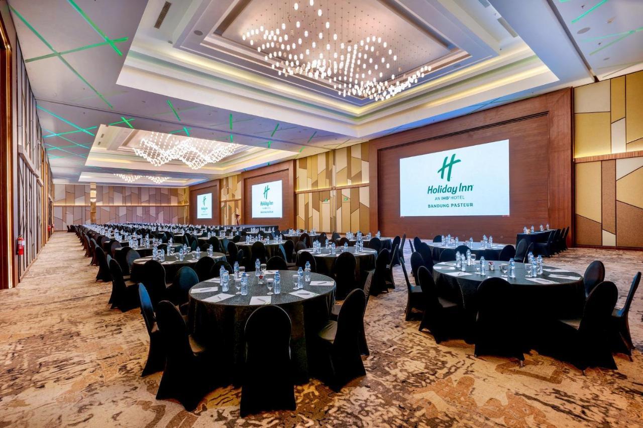 Holiday Inn Bandung Pasteur By Ihg Exterior foto