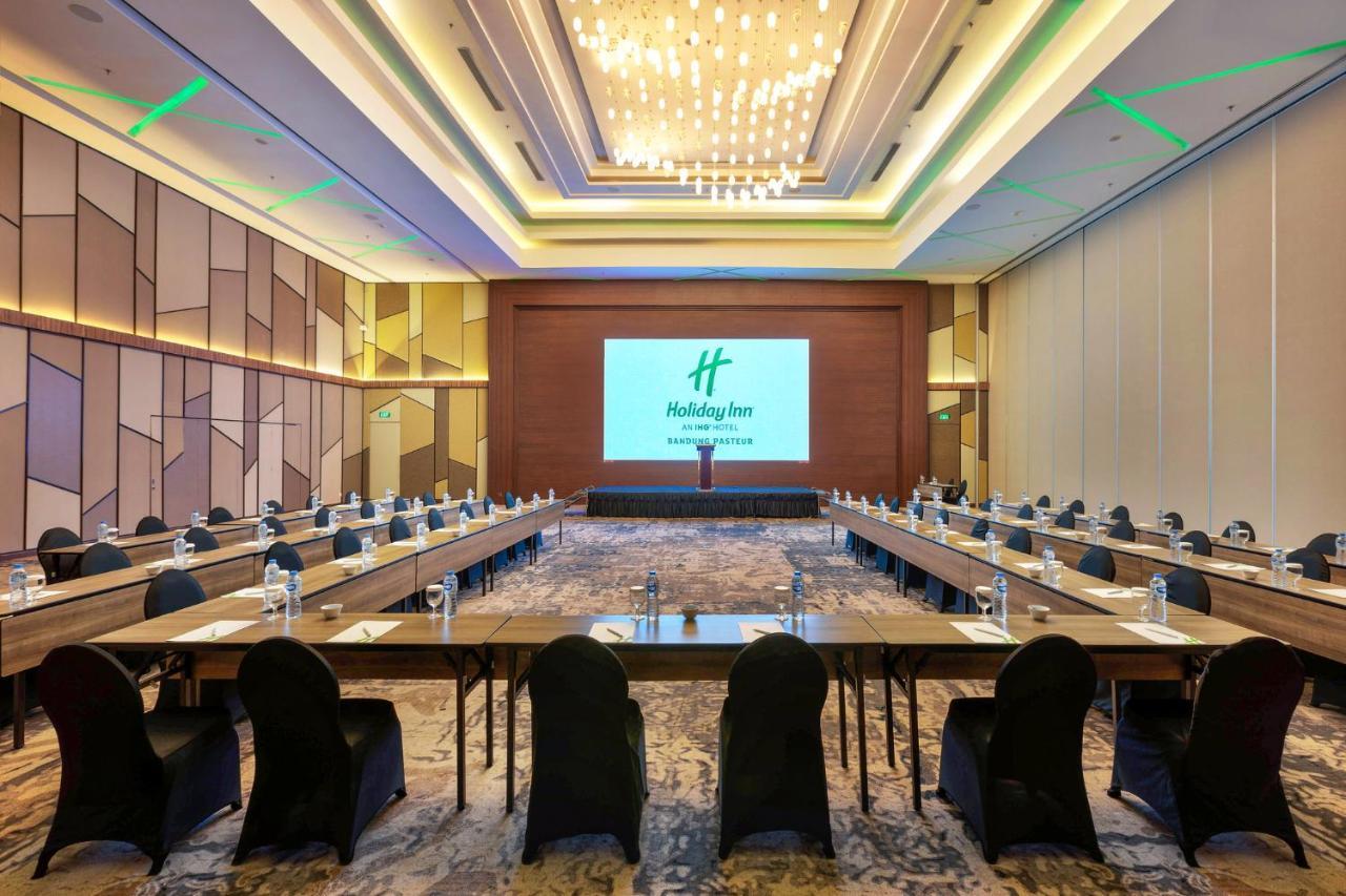 Holiday Inn Bandung Pasteur By Ihg Exterior foto