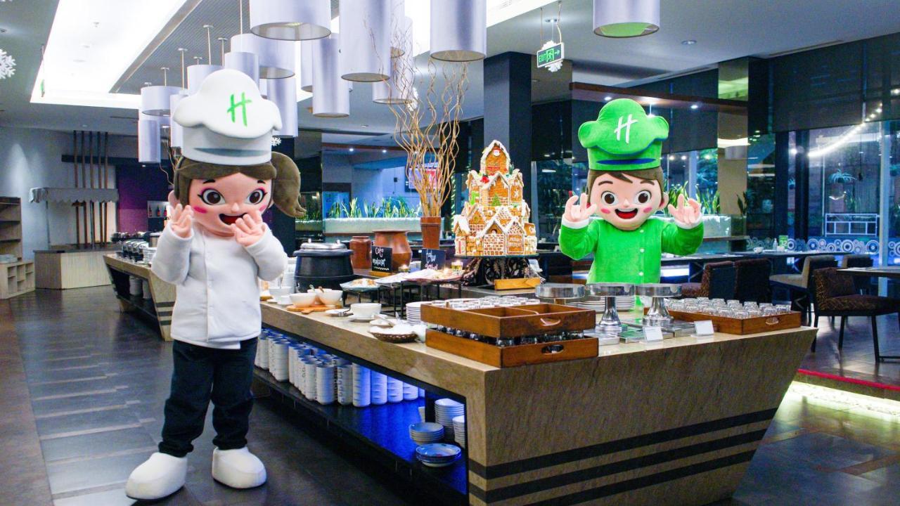 Holiday Inn Bandung Pasteur By Ihg Exterior foto