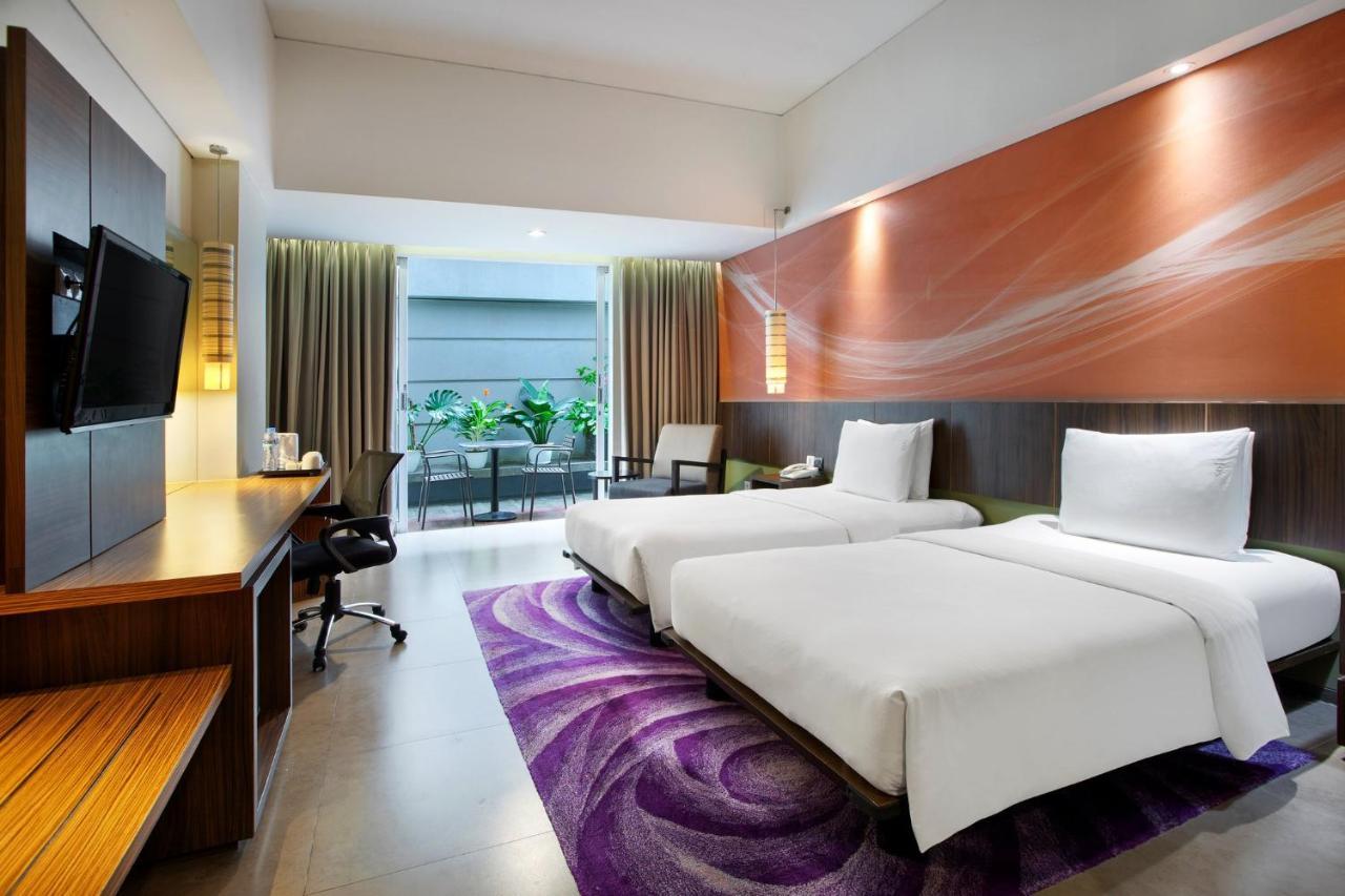 Holiday Inn Bandung Pasteur By Ihg Exterior foto