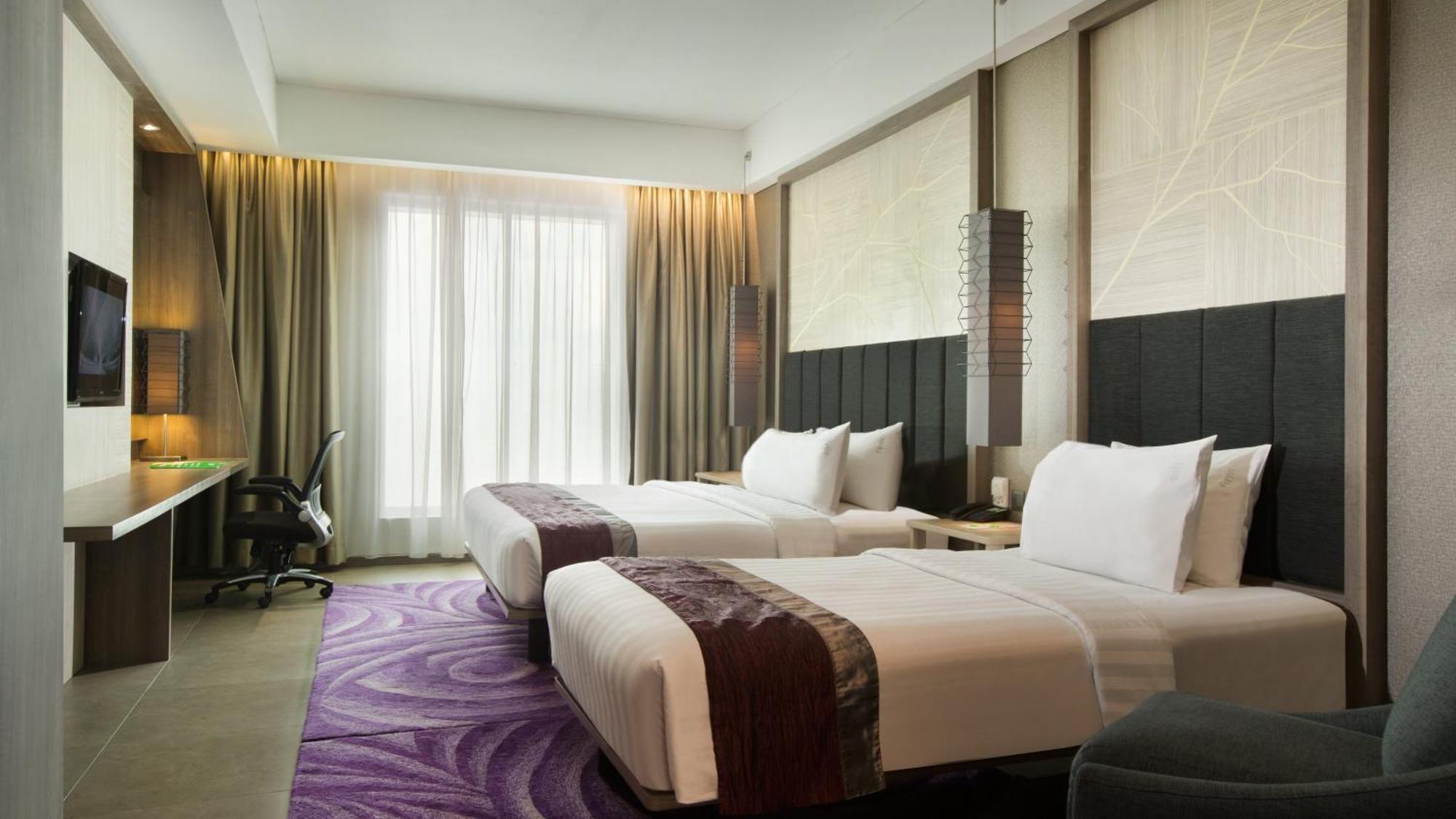 Holiday Inn Bandung Pasteur By Ihg Exterior foto